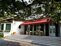 terrazza sul giardino adiacente al salotto